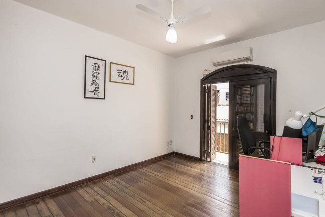Imagem Casa com 4 Quartos à Venda, 363 m² em Jardim Itu - Porto Alegre