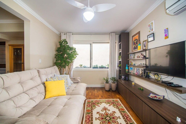 Imóvel com 2 Quartos à Venda,  em Auxiliadora - Porto Alegre