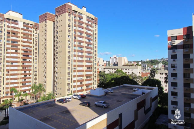 Imagem Imóvel com 3 Quartos à Venda, 104 m² em Menino Deus - Porto Alegre Imagem Imóvel com 3 Quartos à Venda, 104 m² em Menino Deus - Porto Alegre