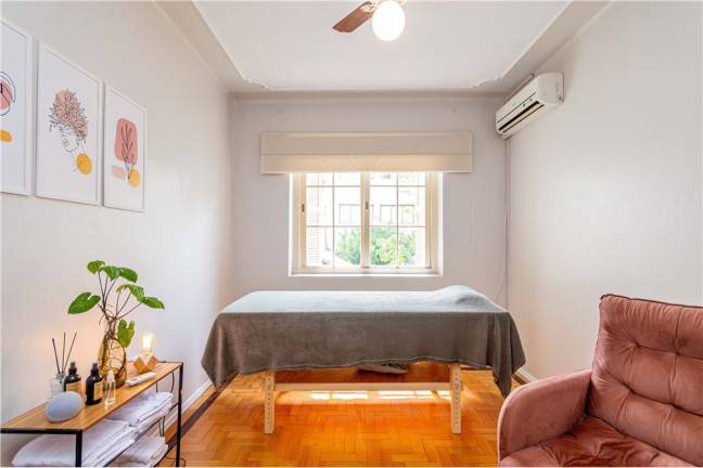 Imagem Casa com 4 Quartos à Venda, 98 m² em Petrópolis - Porto Alegre
