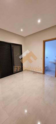 Imagem Casa com 3 Quartos à Venda, 240 m² em São Carlos