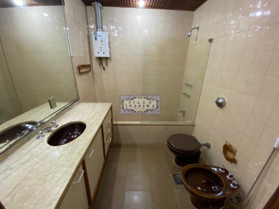 Imagem Apartamento com 3 Quartos à Venda, 141 m² em Copacabana - Rio De Janeiro Imagem Apartamento com 3 Quartos à Venda, 141 m² em Copacabana - Rio De Janeiro