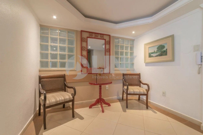 Imagem Imóvel com 3 Quartos à Venda, 205 m² em Menino Deus - Porto Alegre