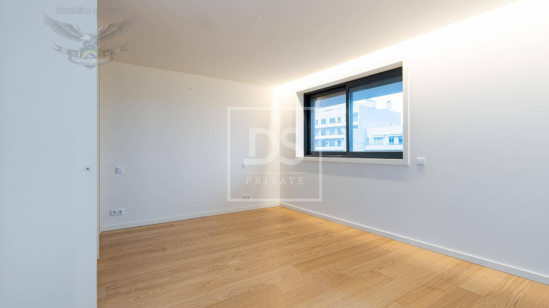 Imagem Apartamento com 2 Quartos à Venda, 107 m² em Porto Imagem Apartamento com 2 Quartos à Venda, 107 m² em Porto