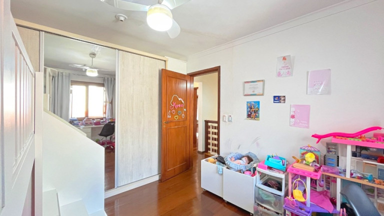 Imagem Casa com 3 Quartos à Venda, 172 m² em Teresópolis - Porto Alegre Imagem Casa com 3 Quartos à Venda, 172 m² em Teresópolis - Porto Alegre
