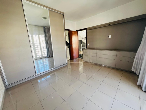 Imagem Casa com 4 Quartos à Venda, 300 m² em Riacho Fundo I - Brasília Imagem Casa com 4 Quartos à Venda, 300 m² em Riacho Fundo I - Brasília