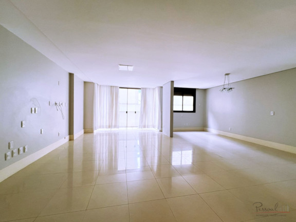 Imagem Apartamento com 3 Quartos à Venda, 188 m² em Centro - Florianópolis Imagem Apartamento com 3 Quartos à Venda, 188 m² em Centro - Florianópolis