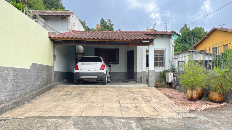 Imagem Casa com 3 Quartos à Venda, 156 m² em Vila Nova - Porto Alegre Imagem Casa com 3 Quartos à Venda, 156 m² em Vila Nova - Porto Alegre