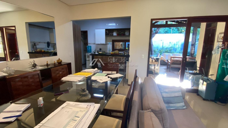 Imagem Casa com 4 Quartos à Venda, 194 m² em Centro - Eusébio