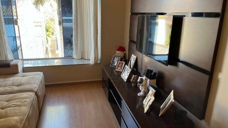 Imagem Casa com 4 Quartos à Venda, 265 m² em Aragarça - Londrina