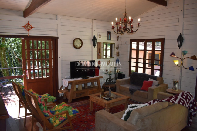 Imagem Casa com 4 Quartos à Venda, 190 m² em Região Do Alto Da Boa Vista - Campos Do Jordão