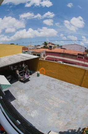 Imagem Casa com 3 Quartos à Venda, 215 m² em Henrique Jorge - Fortaleza