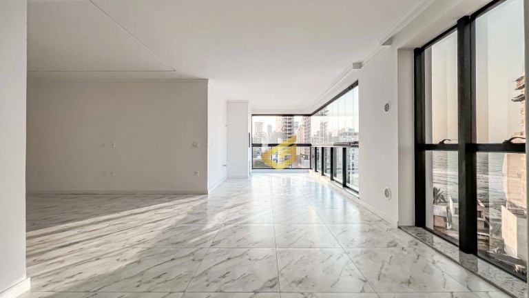 Imagem Apartamento com 3 Quartos à Venda, 127 m² em Perequê - Porto Belo