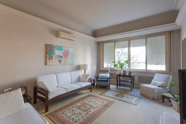 Imagem Apartamento com 3 Quartos à Venda, 231 m² em Moinhos De Vento - Porto Alegre