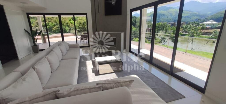 Imagem Casa com 7 Quartos à Venda, 764 m² em Centro - Cachoeiras De Macacu