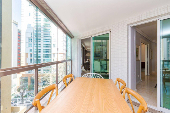 Imagem Apartamento com 4 Quartos à Venda, 297 m² em Batel - Curitiba Imagem Apartamento com 4 Quartos à Venda, 297 m² em Batel - Curitiba