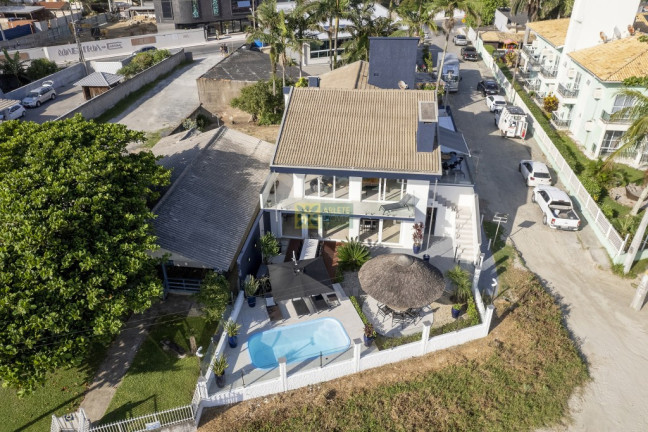 Imagem Casa com 7 Quartos à Venda, 360 m² em Balneário Perequê - Porto Belo Imagem Casa com 7 Quartos à Venda, 360 m² em Balneário Perequê - Porto Belo