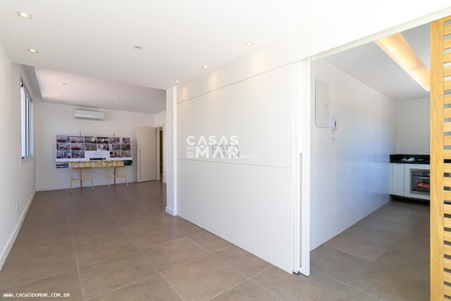 Imagem Imóvel com 3 Quartos à Venda, 237 m² em Copacabana - Rio De Janeiro Imagem Imóvel com 3 Quartos à Venda, 237 m² em Copacabana - Rio De Janeiro