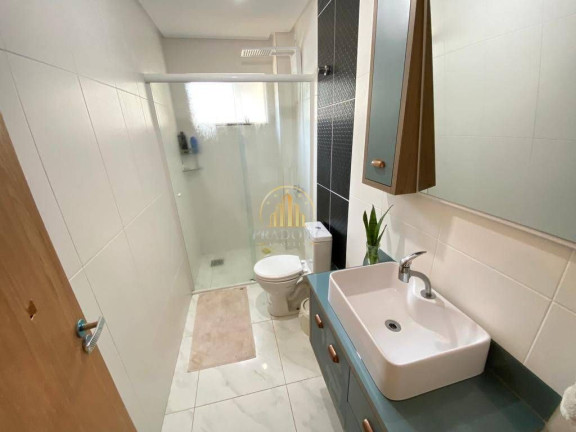 Imagem Casa com 3 Quartos à Venda, em Balneário Camboriú Imagem Casa com 3 Quartos à Venda, em Balneário Camboriú