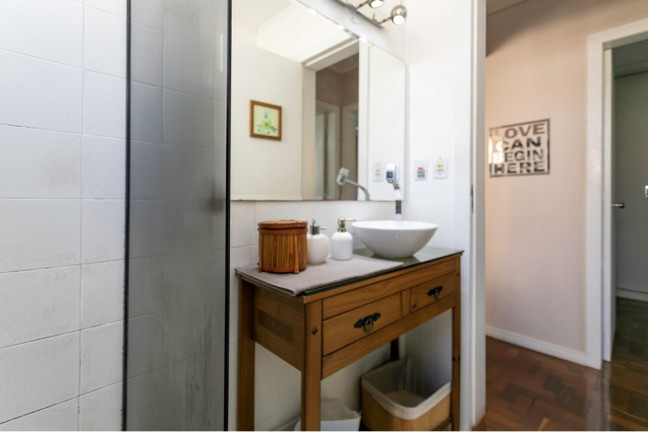 Imagem Apartamento com 2 Quartos à Venda, 68 m² em Higienópolis - Porto Alegre Imagem Apartamento com 2 Quartos à Venda, 68 m² em Higienópolis - Porto Alegre