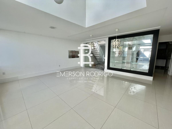 Casa com 3 Quartos à Venda, 267 m² em Capim Macio - Natal