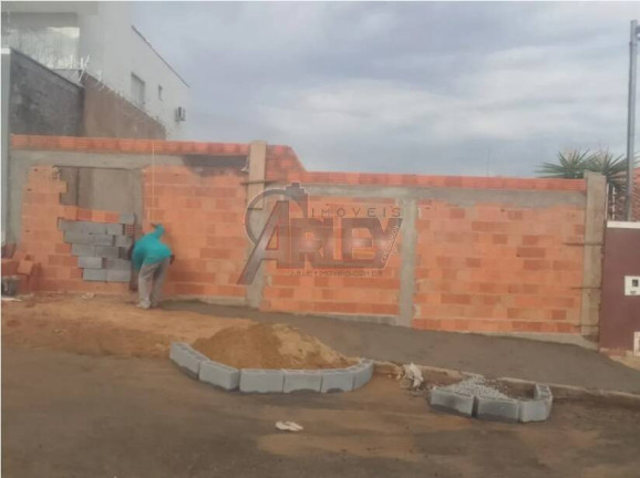 Terreno à Venda, 220 m² em Planalto - Montes Claros