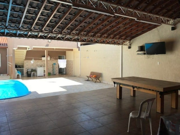 Casa com 4 Quartos à Venda, 290 m² em Vila Areao - Taubaté