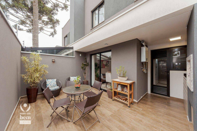 Imagem Sobrado com 3 Quartos à Venda, 118 m² em Santa Cândida - Curitiba