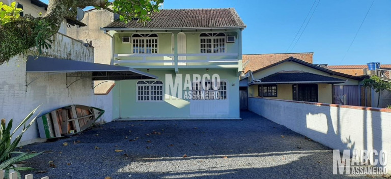 Imagem Casa com 3 Quartos à Venda, 280 m² em Centro - Balneário Barra Do Sul Imagem Casa com 3 Quartos à Venda, 280 m² em Centro - Balneário Barra Do Sul
