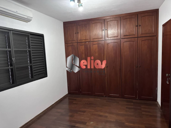 Imagem Casa com 3 Quartos à Venda, 252 m² em Vila Camargo - Bauru Imagem Casa com 3 Quartos à Venda, 252 m² em Vila Camargo - Bauru
