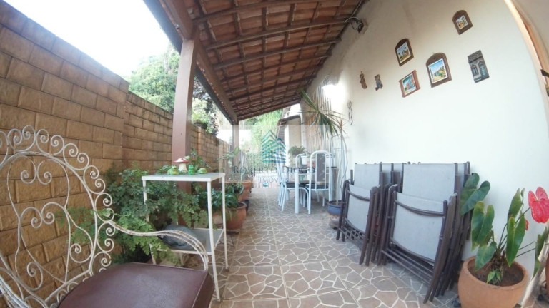 Imagem Casa com 3 Quartos à Venda, 590 m² em Santa Rosa - Niterói Imagem Casa com 3 Quartos à Venda, 590 m² em Santa Rosa - Niterói