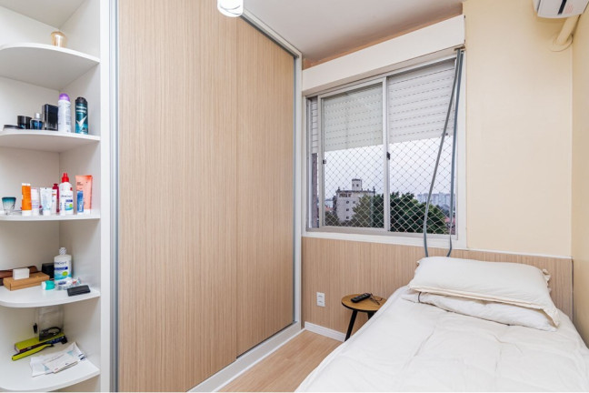 Imagem Imóvel com 3 Quartos à Venda,  em Jardim Itu - Porto Alegre