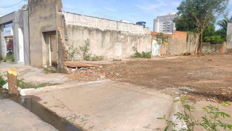 Terreno à Venda, 1.500 m² em Cuiabá