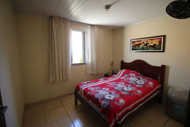 Imagem Casa com 4 Quartos à Venda, 131 m² em Uberaba - Curitiba