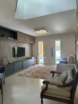 Imagem Casa com 3 Quartos à Venda, 350 m² em Praia Das Taquaras - Balneário Camboriú Imagem Casa com 3 Quartos à Venda, 350 m² em Praia Das Taquaras - Balneário Camboriú