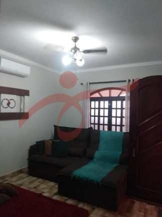 Imagem Casa com 3 Quartos à Venda, 250 m² em Parque São Cristóvão - Taubaté