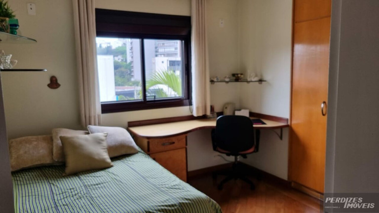 Imagem Apartamento com 3 Quartos à Venda, 200 m² em Sumaré - São Paulo Imagem Apartamento com 3 Quartos à Venda, 200 m² em Sumaré - São Paulo