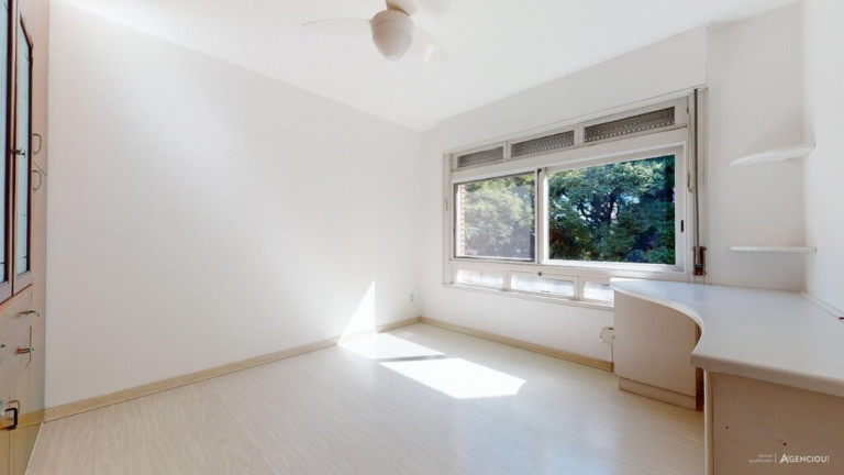 Imagem Imóvel com 3 Quartos à Venda, 166 m² em Floresta - Porto Alegre Imagem Imóvel com 3 Quartos à Venda, 166 m² em Floresta - Porto Alegre