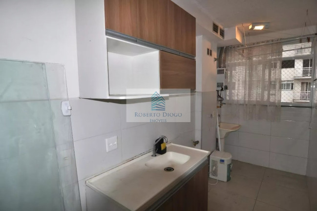 Imagem Imóvel com 2 Quartos à Venda, 46 m² em Camorim - Rio De Janeiro Imagem Imóvel com 2 Quartos à Venda, 46 m² em Camorim - Rio De Janeiro