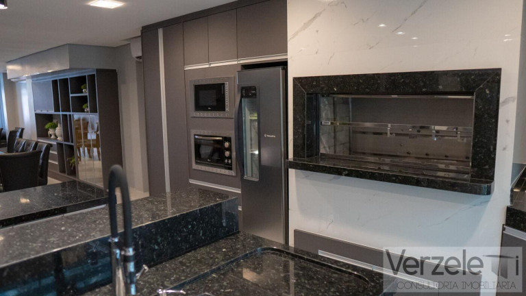 Imagem Apartamento com 4 Quartos para Temporada, 250 m² em Centro - Balneário Camboriú Imagem Apartamento com 4 Quartos para Temporada, 250 m² em Centro - Balneário Camboriú