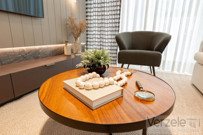 Imagem Apartamento com 4 Quartos à Venda, 131 m² em Centro - Balneário Camboriú Imagem Apartamento com 4 Quartos à Venda, 131 m² em Centro - Balneário Camboriú