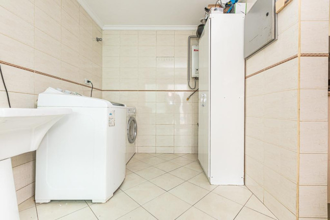 Imagem Sobrado com 4 Quartos à Venda, 206 m² em Santo Inácio - Curitiba Imagem Sobrado com 4 Quartos à Venda, 206 m² em Santo Inácio - Curitiba