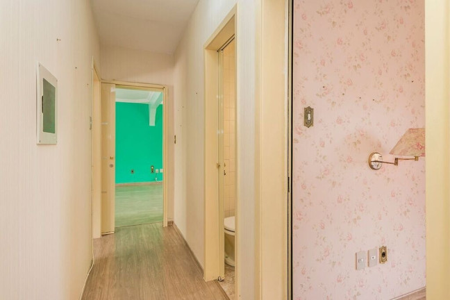 Imagem Casa com 4 Quartos à Venda, 205 m² em Chácara Das Pedras - Porto Alegre Imagem Casa com 4 Quartos à Venda, 205 m² em Chácara Das Pedras - Porto Alegre