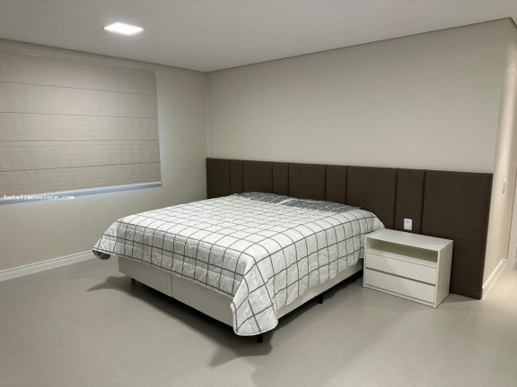 Imagem Casa de Condomínio com 4 Quartos à Venda, 275 m² em Cidade Alpha - Eusébio