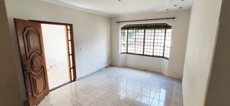 Imagem Casa com 3 Quartos à Venda, 101 m² em Conjunto Requião - Maringá
