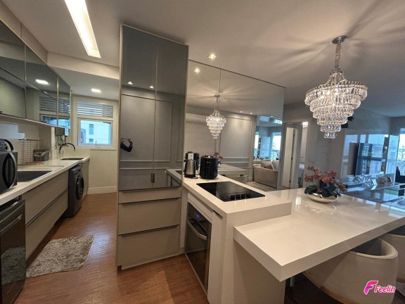 Imagem Apartamento com 2 Quartos à Venda, 75 m² em Centro - Florianópolis