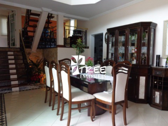 Imagem Casa com 4 Quartos à Venda, 320 m² em Condomínio Arujázinho 5 - Aruja Imagem Casa com 4 Quartos à Venda, 320 m² em Condomínio Arujázinho 5 - Aruja