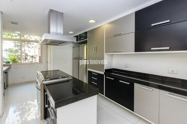 Apartamento com 3 Quartos à Venda, 234 m² em Moema - São Paulo