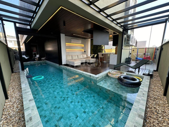 Casa de Condomínio com 4 Quartos à Venda, 360 m² em Santa Regina - Camboriú