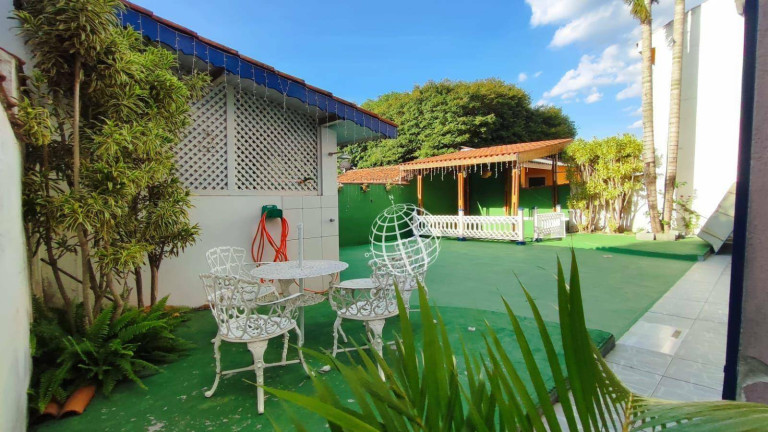 Imagem Casa com 3 Quartos à Venda ou Locação, 266 m² em Centro - Atibaia
